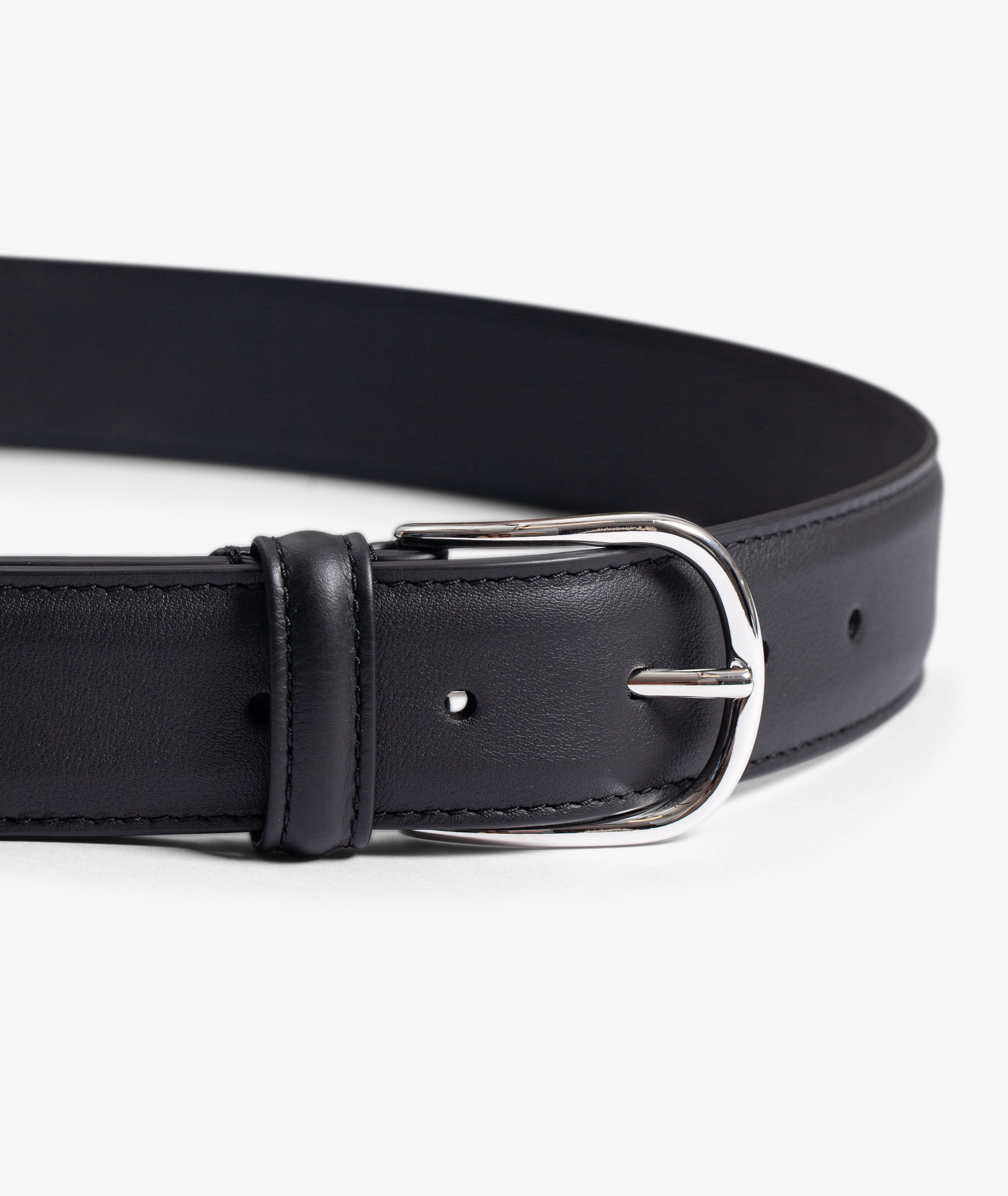 https://www.norsestore.com/shared/163/384/andersons-classic-leather-belt-round-buckle_u.jpg
