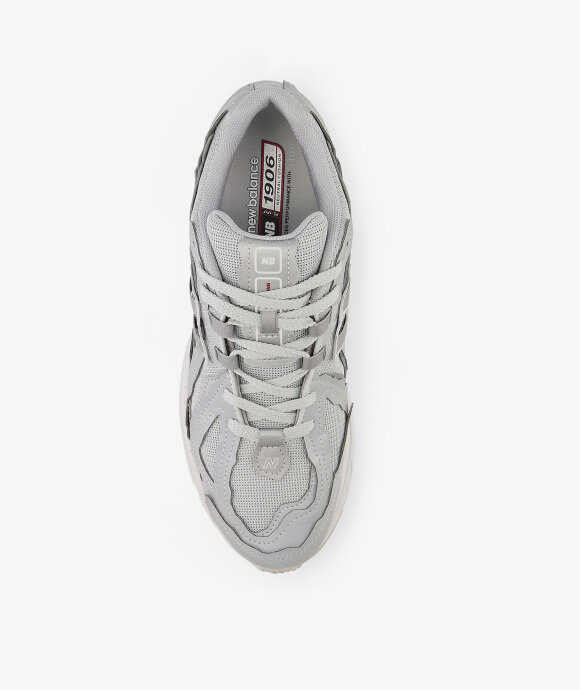 Norse Store | Shipping Worldwide - New Balance M1906DH - SILVER METALIC ...