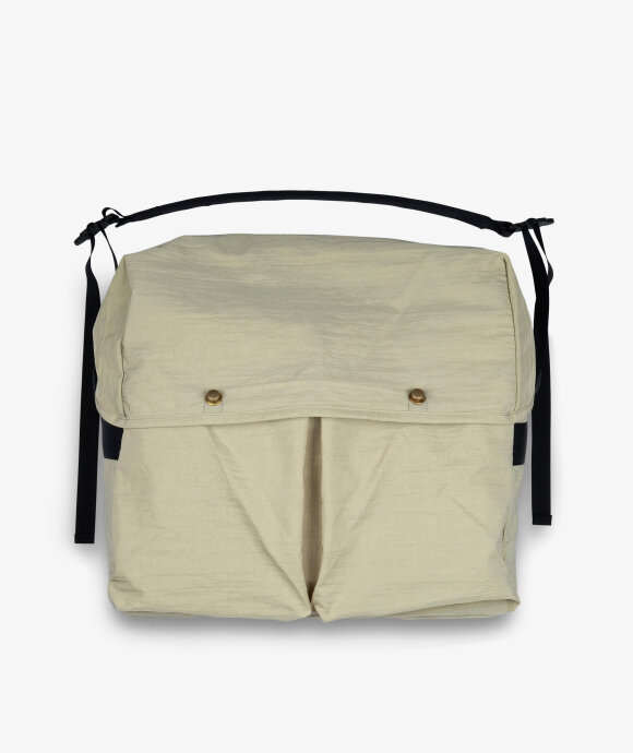 MAN-TLE - R17 GEAR-2 NYLON MESSENGER